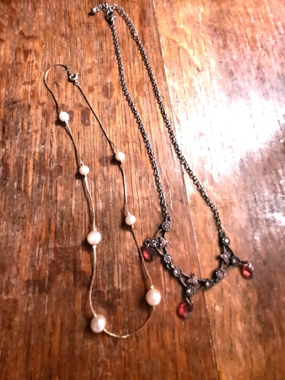 Lot two short necklaces